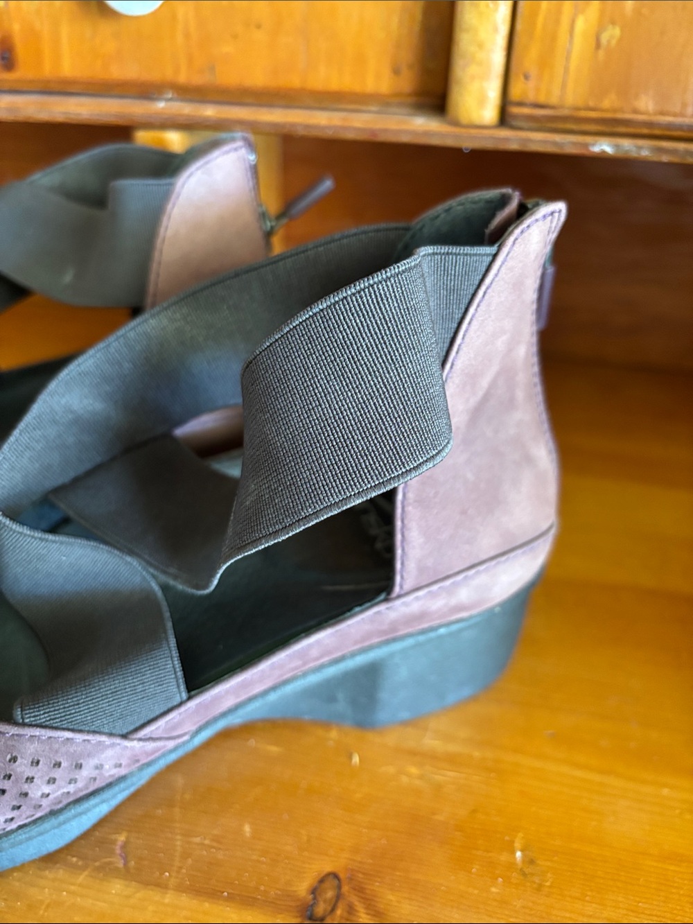 Dansko Laura nubuck cross-strap wedge shoes in a perforated design - Picture 3 of 5
